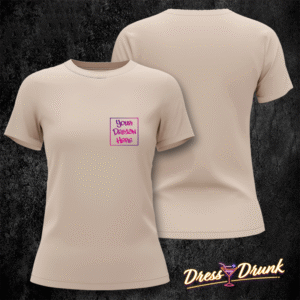 T-shirt donna beige con stampa logo piccolo lato cuore, visualizzata su sfondo neutro per anteprima prodotto.